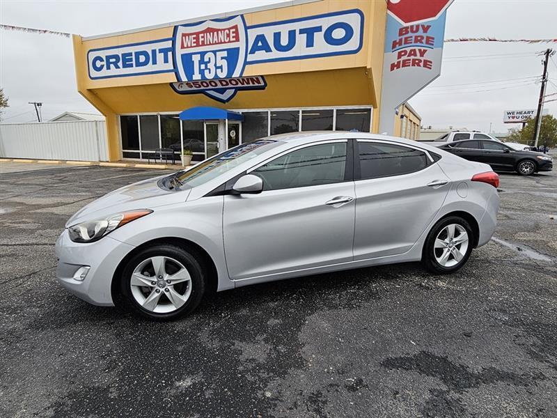 Hyundai Elantra GLS M/T 2013