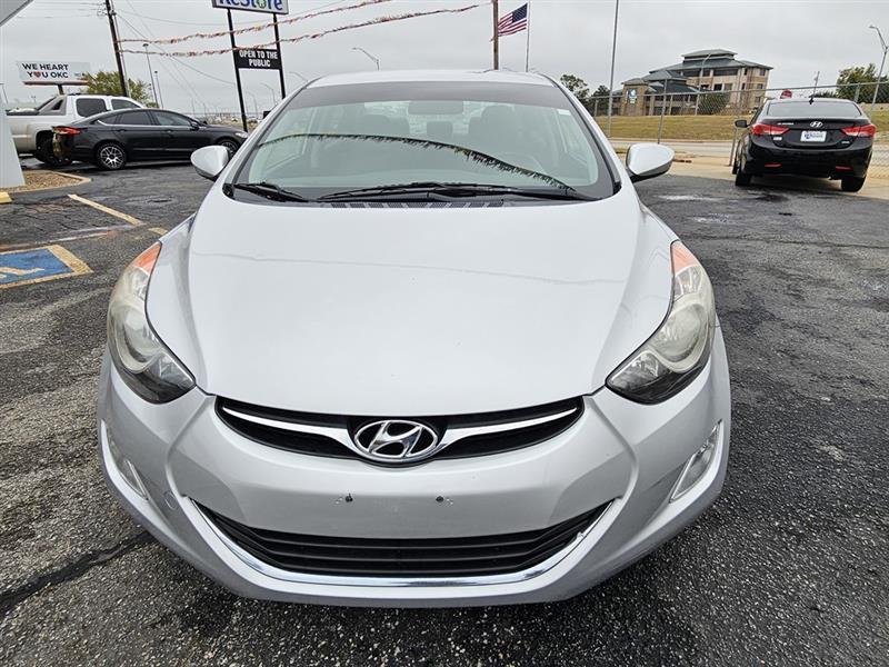 Hyundai Elantra GLS M/T 2013