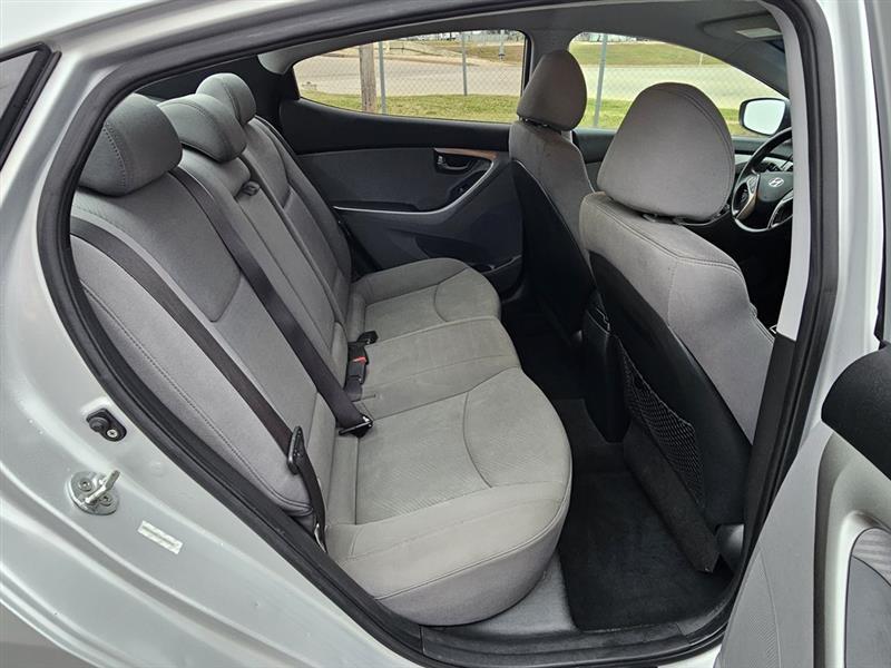 Hyundai Elantra GLS M/T 2013