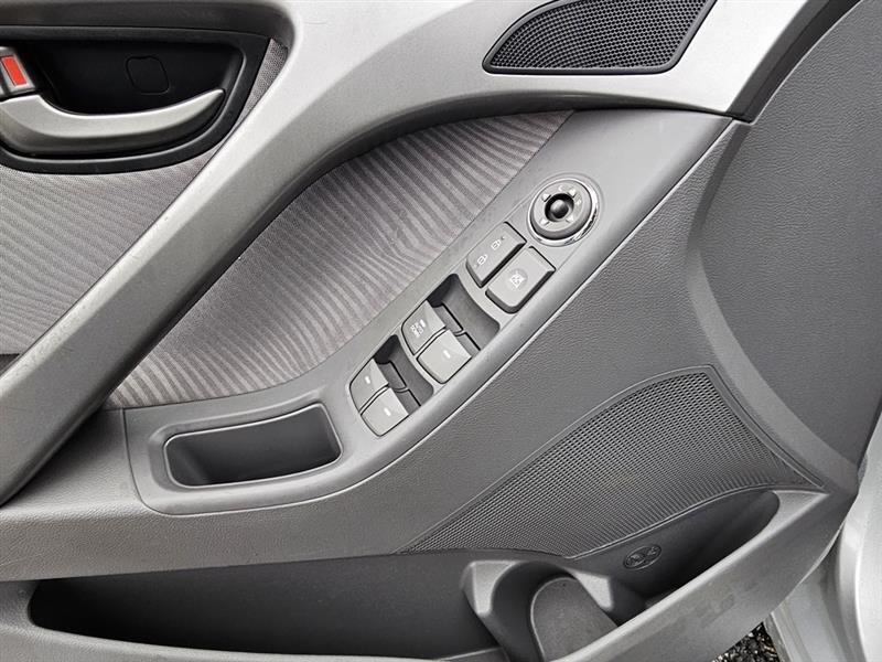 Hyundai Elantra GLS M/T 2013