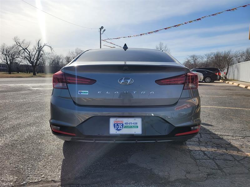 Hyundai Elantra Limited 2019