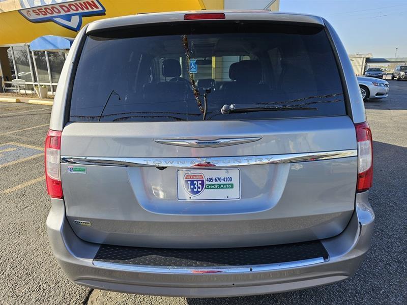 Chrysler Town & Country Limited 2016