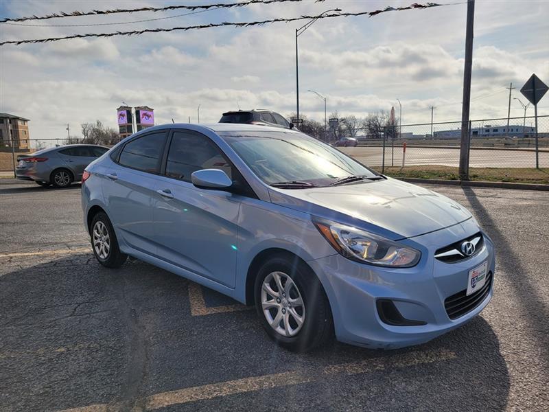 Hyundai Accent GLS 4-Door 2014