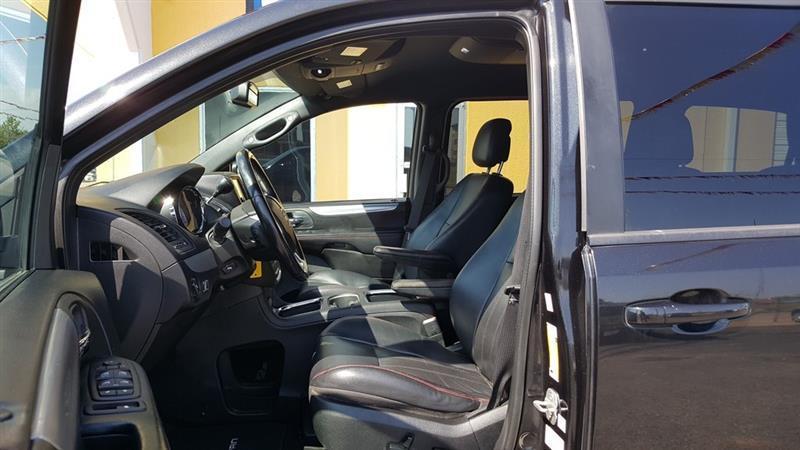 Dodge Grand Caravan R/T 2011