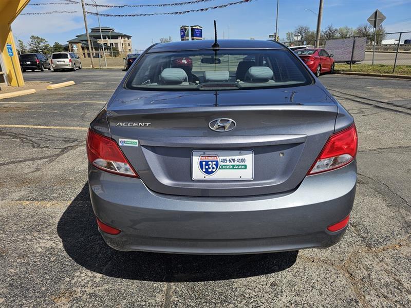 Hyundai Accent SE 4-Door 6A 2017