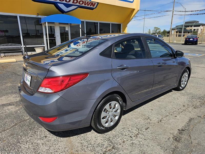 Hyundai Accent SE 4-Door 6A 2017