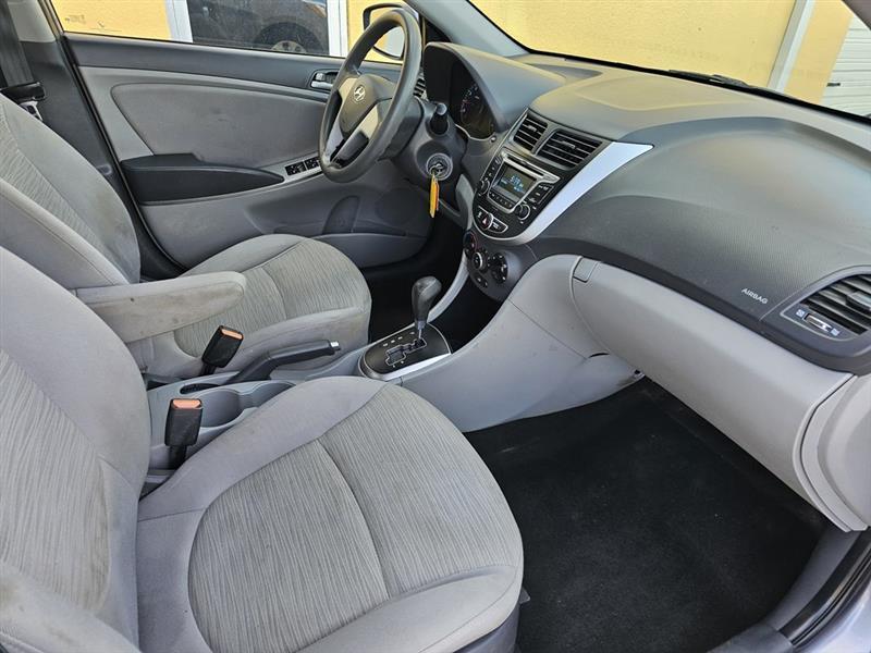 Hyundai Accent SE 4-Door 6A 2017