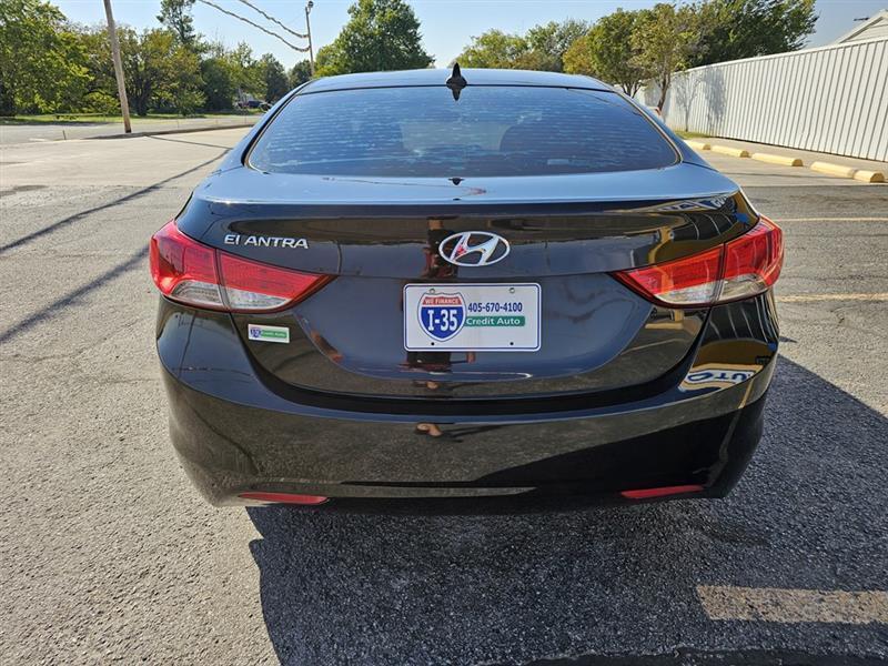 Hyundai Elantra GLS M/T 2013