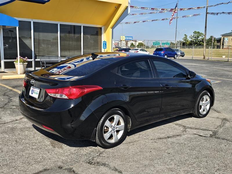 Hyundai Elantra GLS M/T 2013