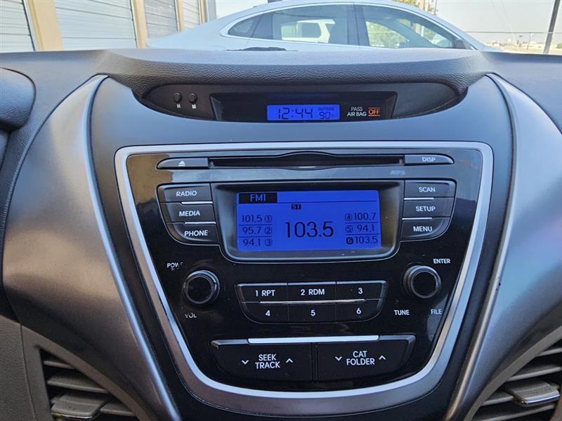 Hyundai Elantra GLS M/T 2013