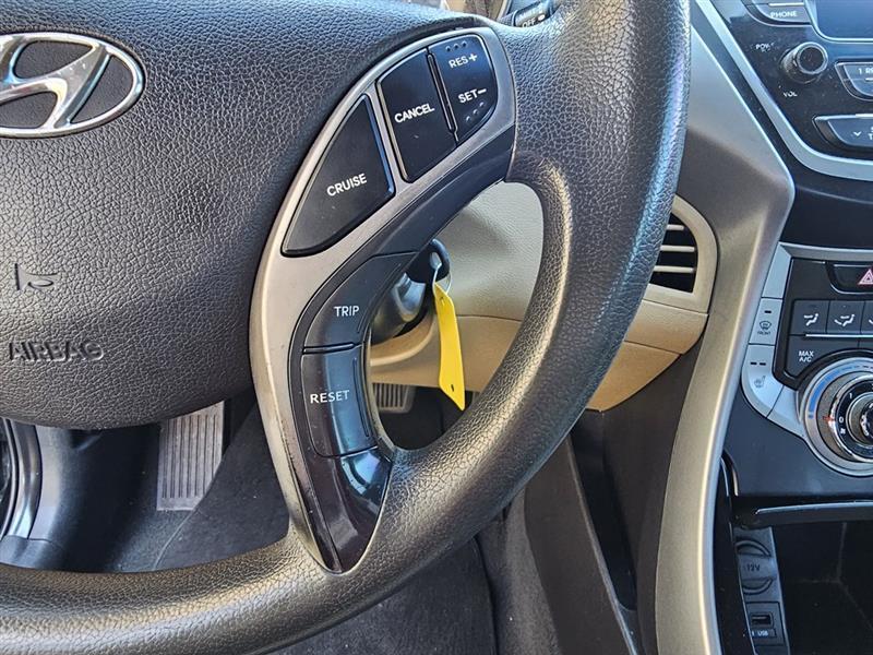 Hyundai Elantra GLS M/T 2013