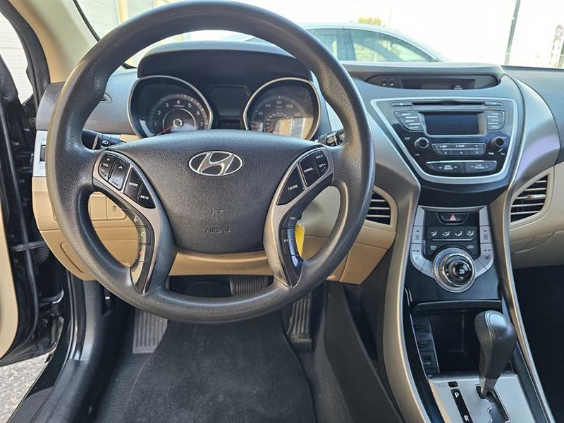 Hyundai Elantra GLS M/T 2013