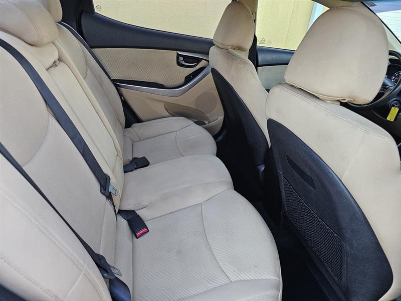 Hyundai Elantra GLS M/T 2013