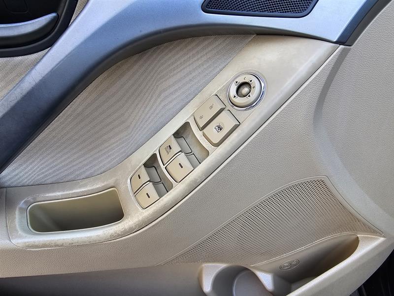 Hyundai Elantra GLS M/T 2013