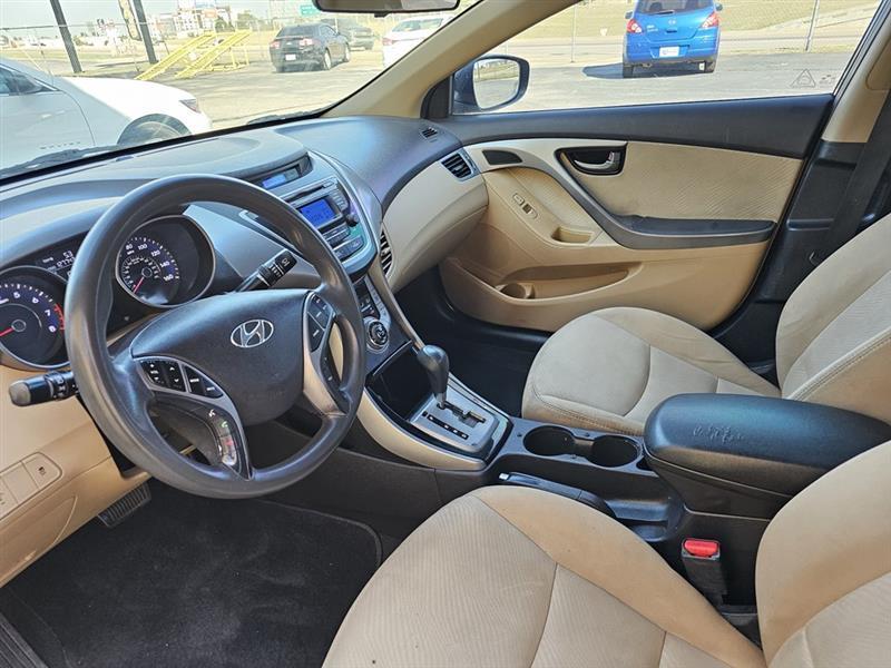 Hyundai Elantra GLS M/T 2013