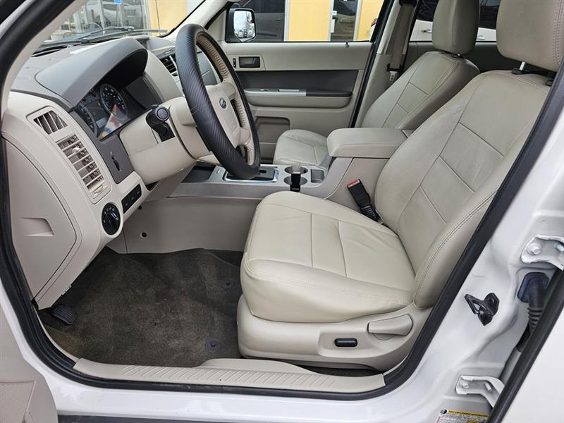 Ford Escape XLT FWD 2010
