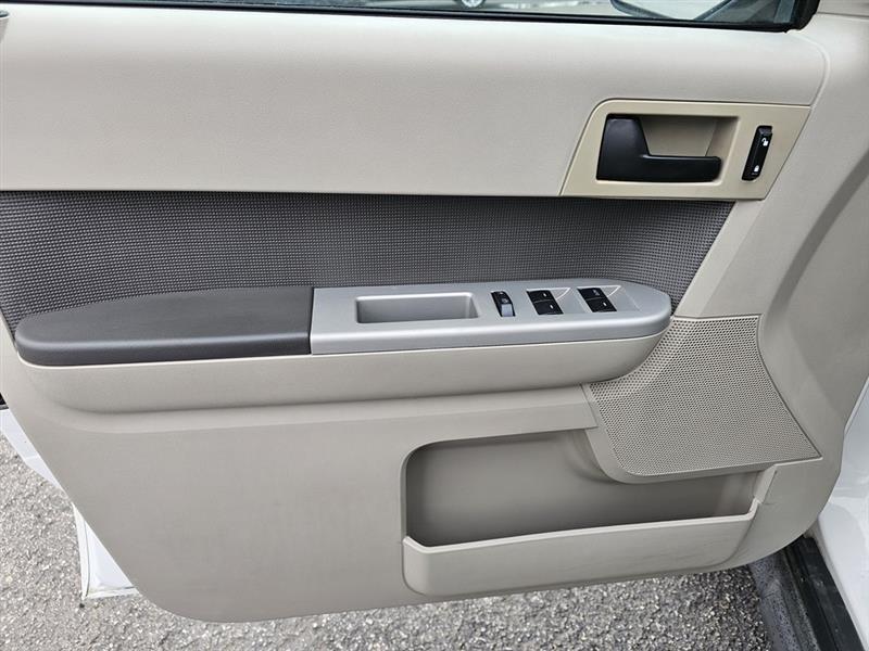Ford Escape XLT FWD 2010