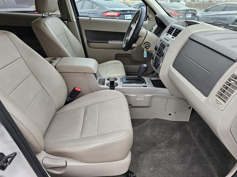 Ford Escape XLT FWD 2010