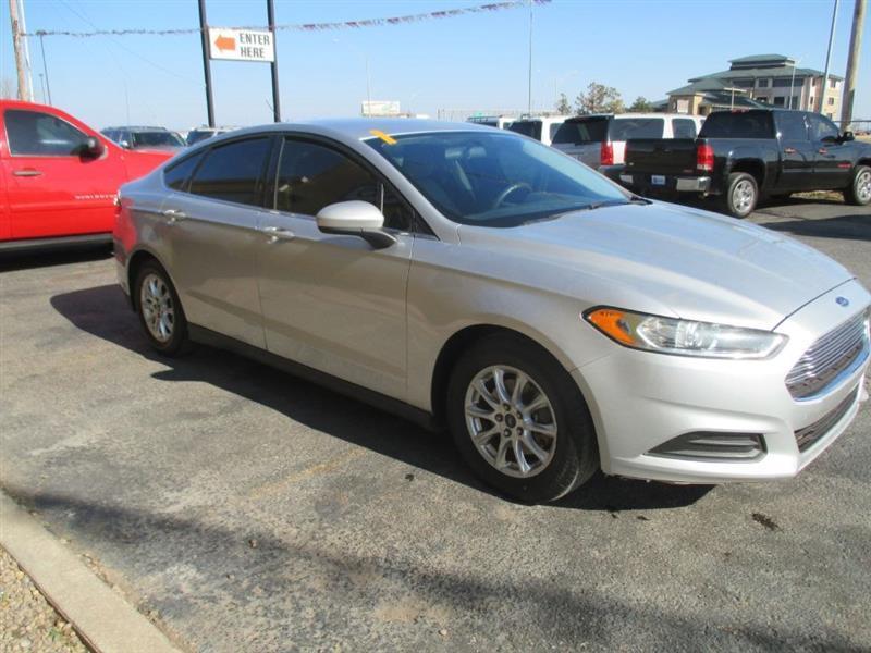 Ford Fusion S 2015