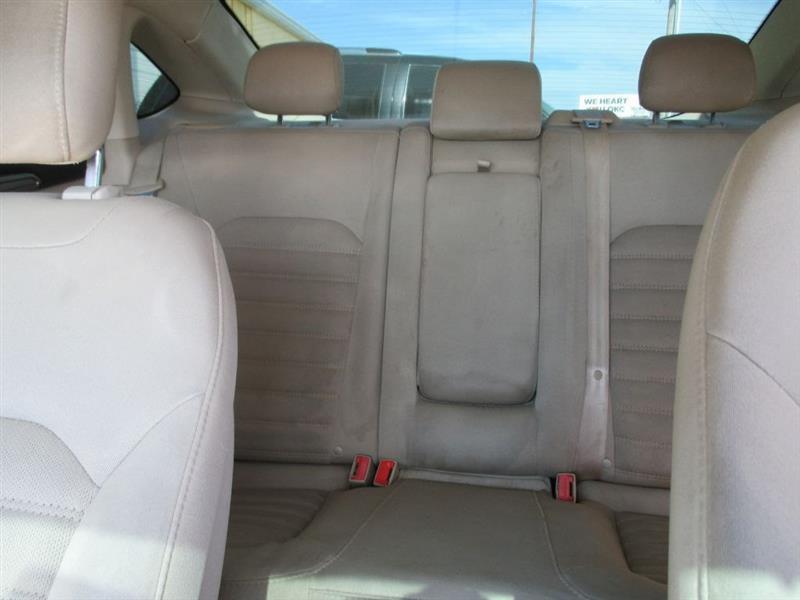 Ford Fusion S 2014