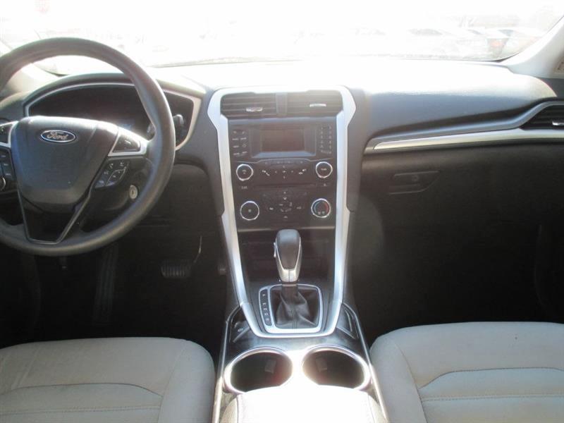 Ford Fusion S 2014