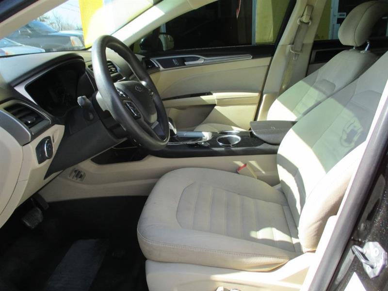 Ford Fusion S 2014