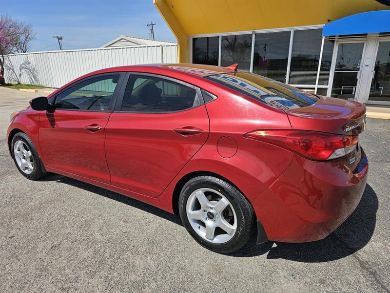 Hyundai Elantra SE 6AT 2015