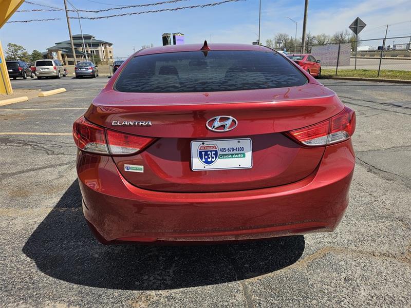 Hyundai Elantra SE 6AT 2015