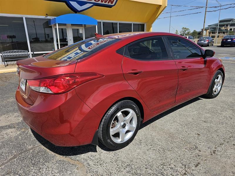 Hyundai Elantra SE 6AT 2015