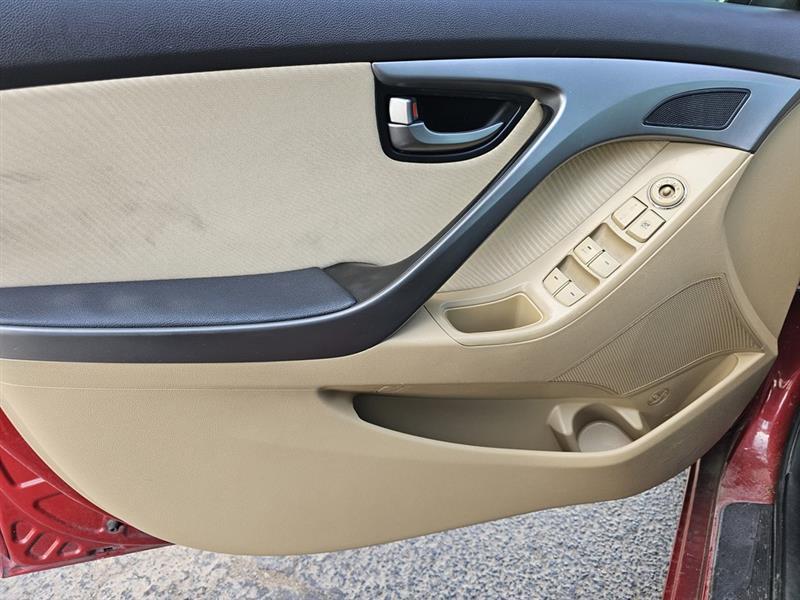Hyundai Elantra SE 6AT 2015