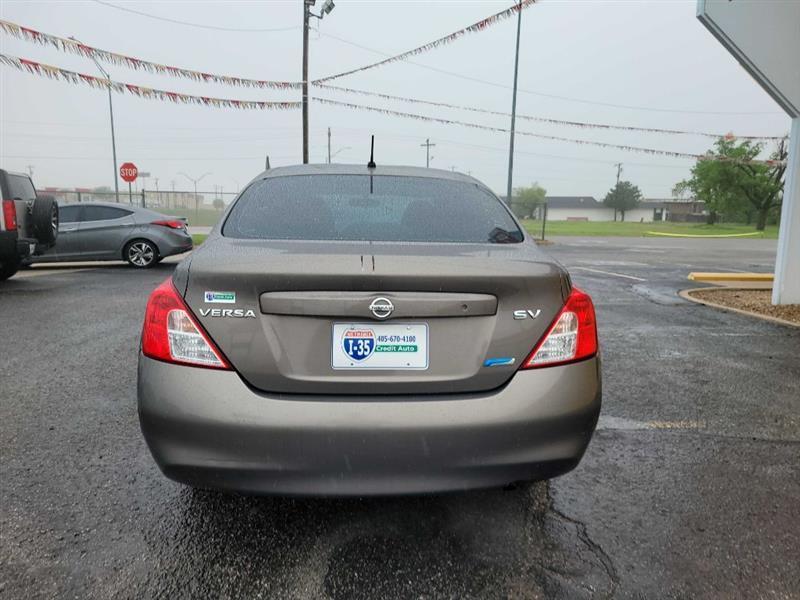 Nissan Versa 1.6 S Sedan 2012