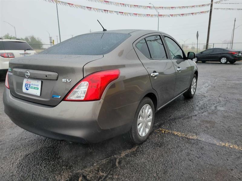 Nissan Versa 1.6 S Sedan 2012