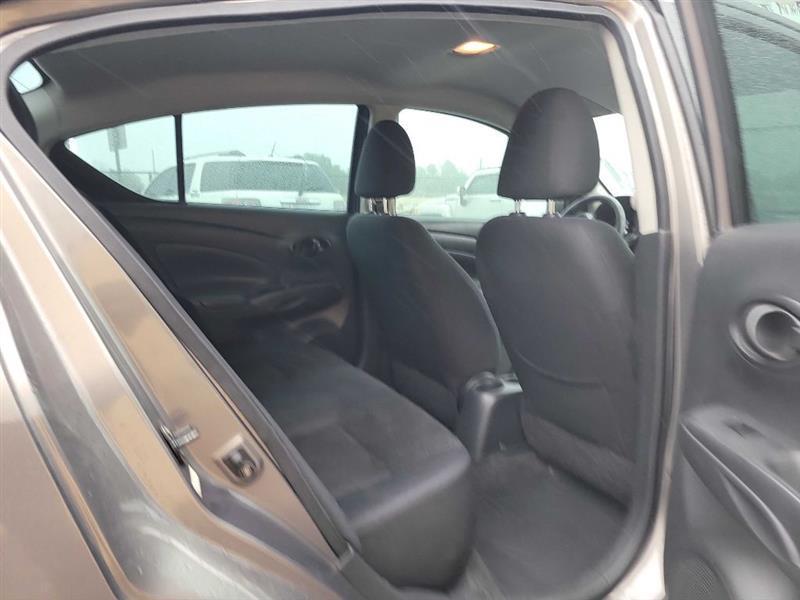 Nissan Versa 1.6 S Sedan 2012