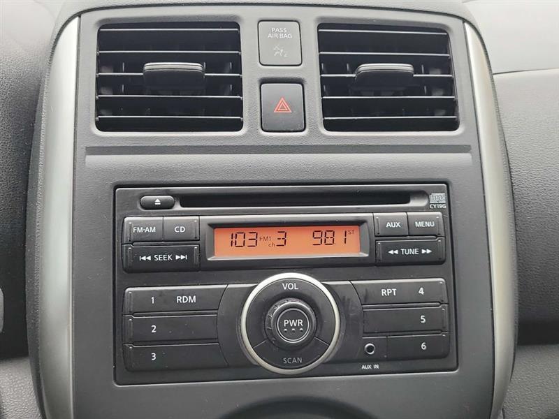 Nissan Versa 1.6 S Sedan 2012