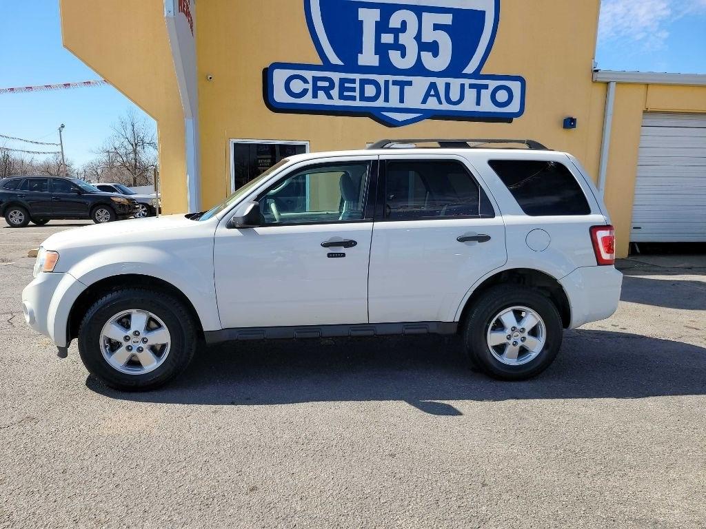 Ford Escape FWD 4dr XLT 2011