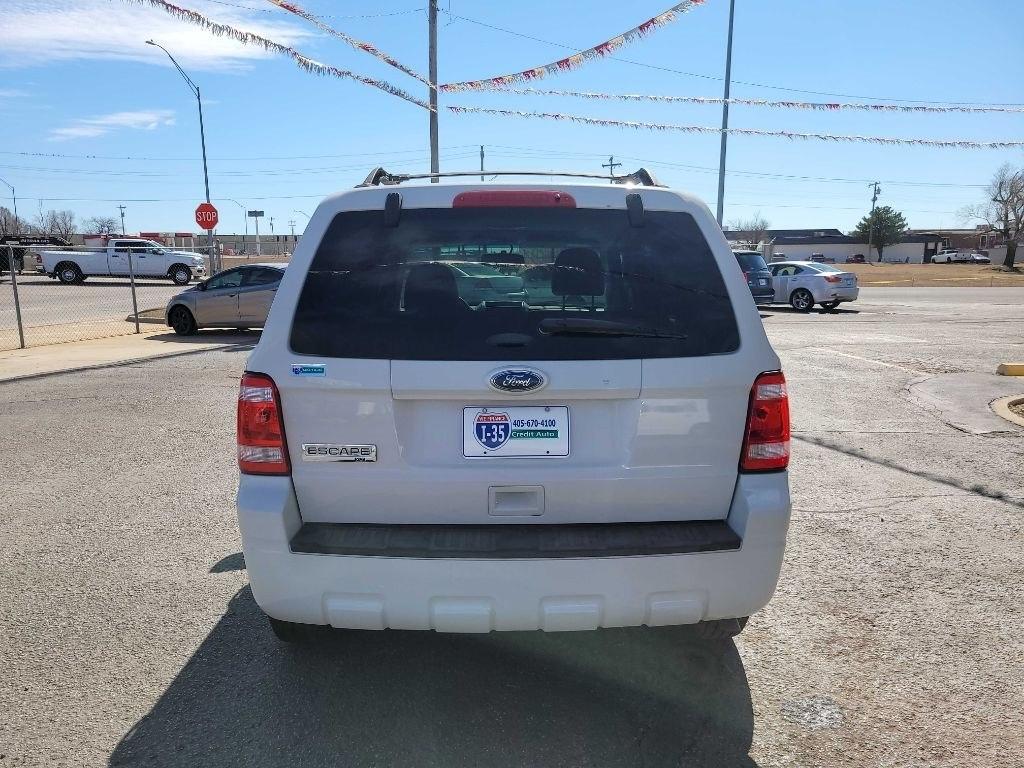 Ford Escape FWD 4dr XLT 2011