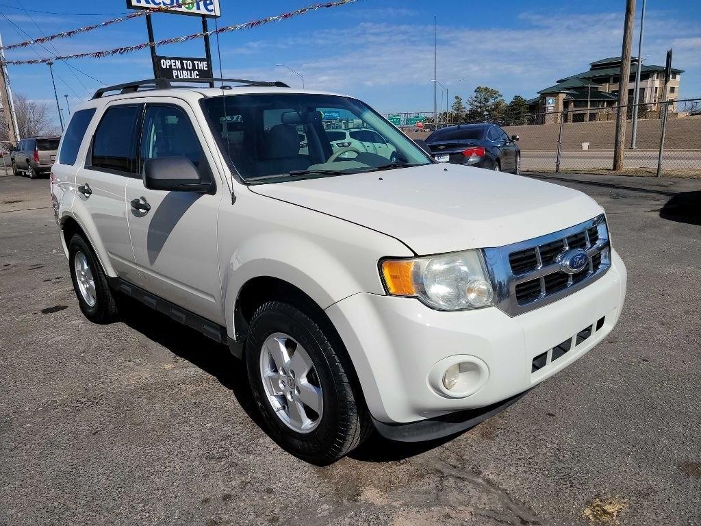 Ford Escape FWD 4dr XLT 2011