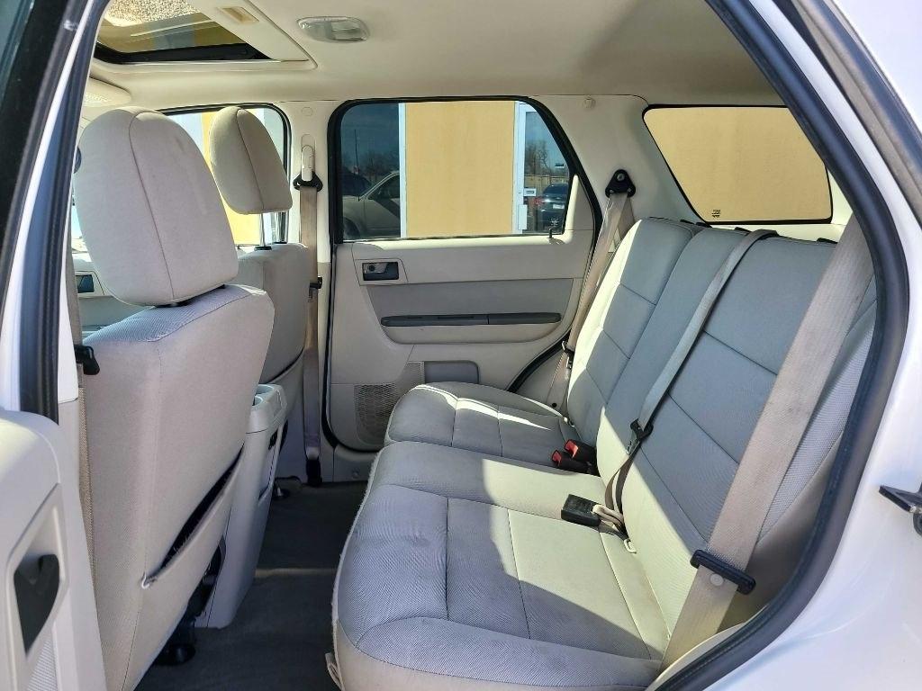 Ford Escape FWD 4dr XLT 2011