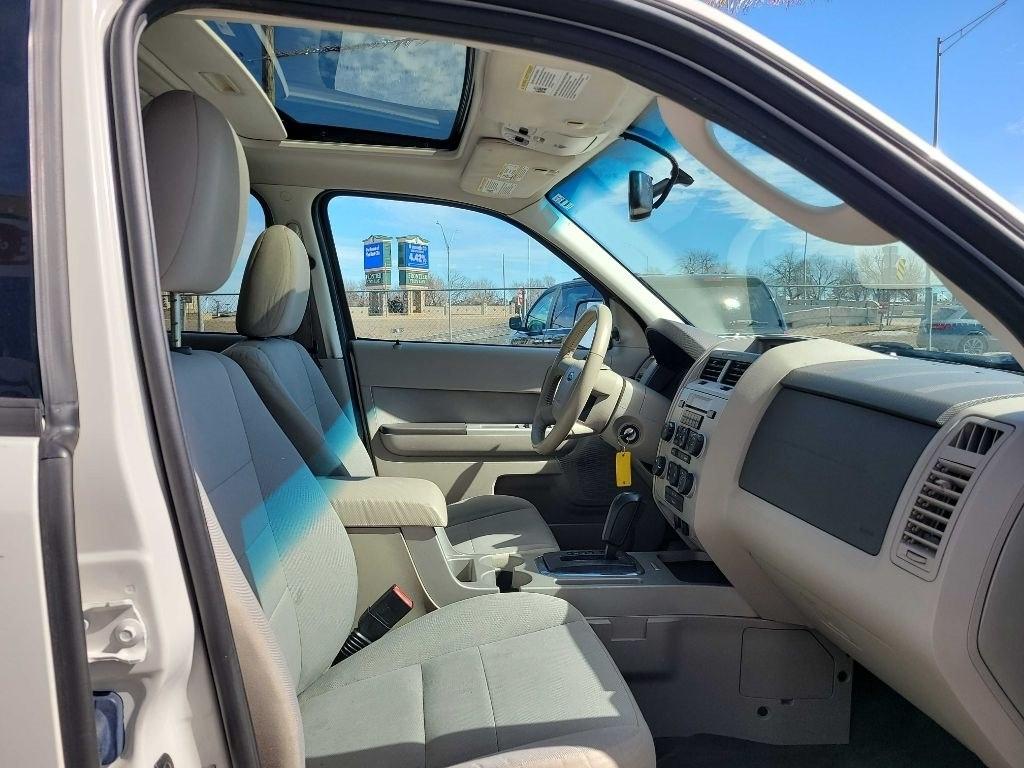 Ford Escape FWD 4dr XLT 2011