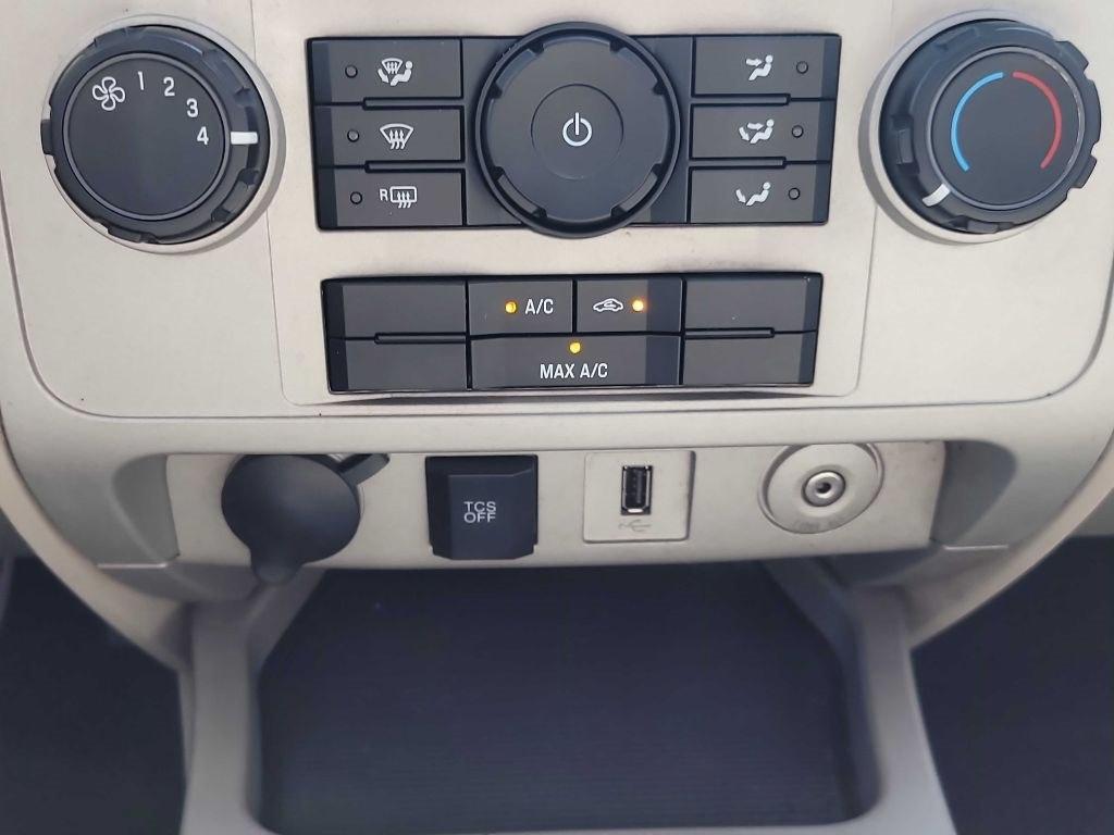 Ford Escape FWD 4dr XLT 2011