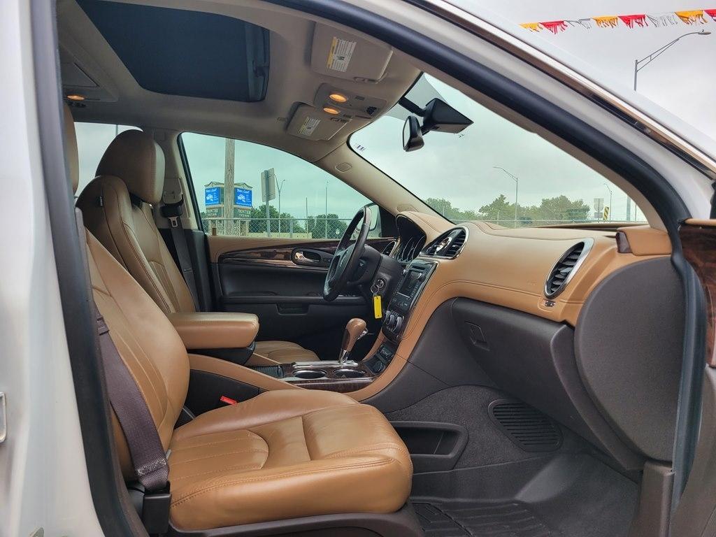 Buick Enclave FWD 4dr Leather 2017