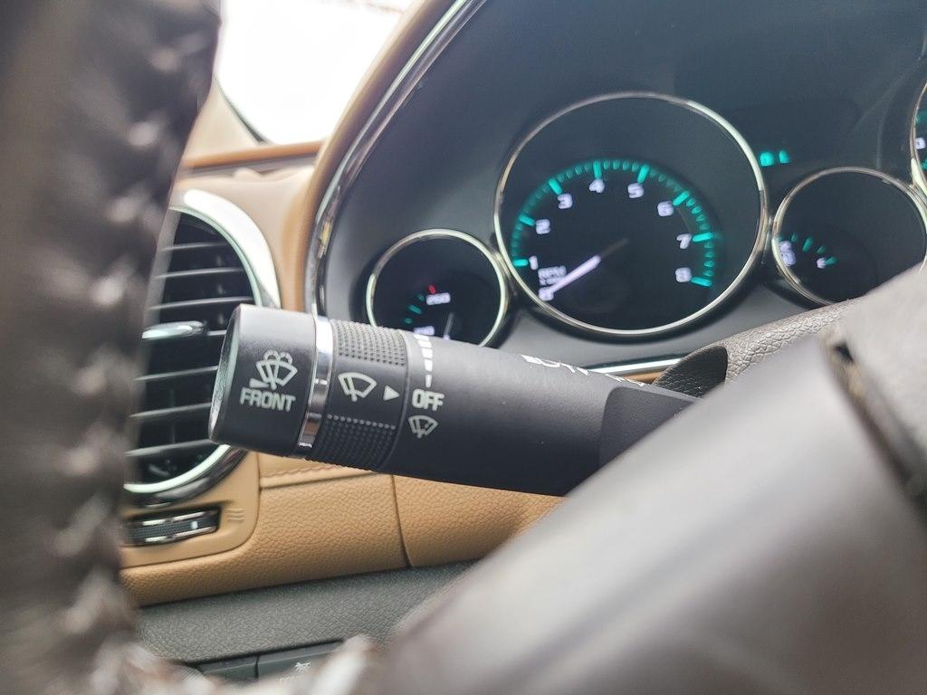Buick Enclave FWD 4dr Leather 2017