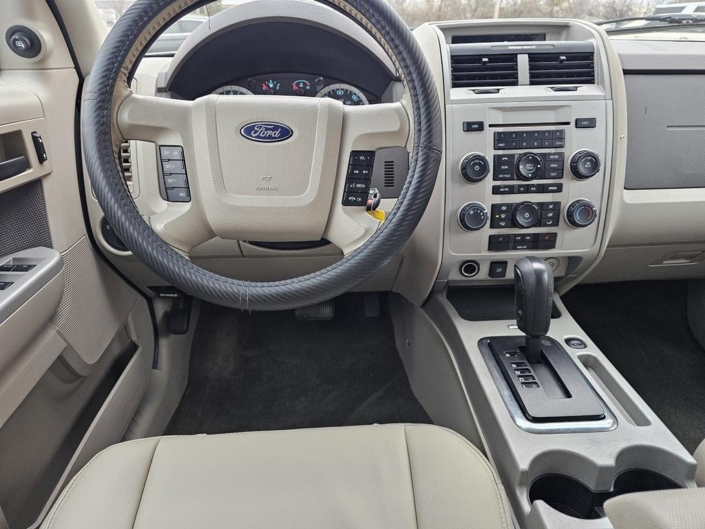 Ford Escape 4WD 4dr XLT 2012