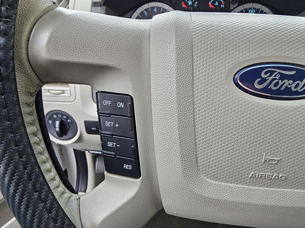 Ford Escape 4WD 4dr XLT 2012