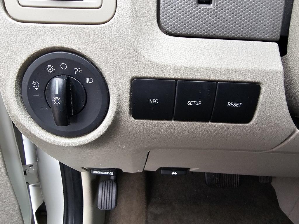 Ford Escape 4WD 4dr XLT 2012