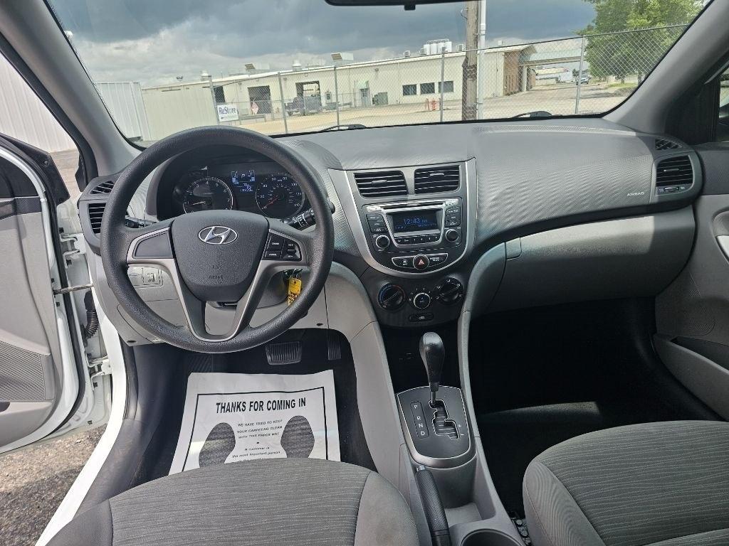 Hyundai Accent 5dr HB Auto SE 2013