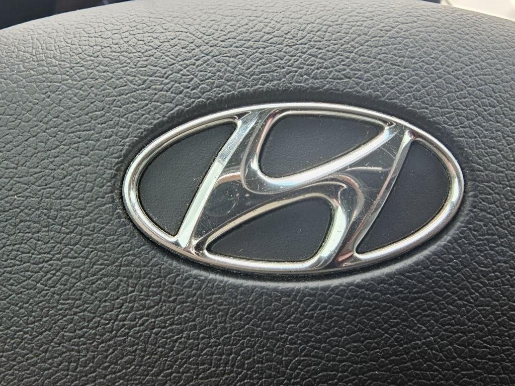 Hyundai Accent 5dr HB Auto SE 2013