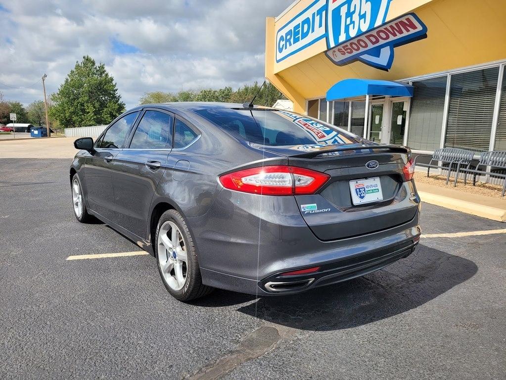 Ford Fusion 4dr Sdn SE FWD 2016