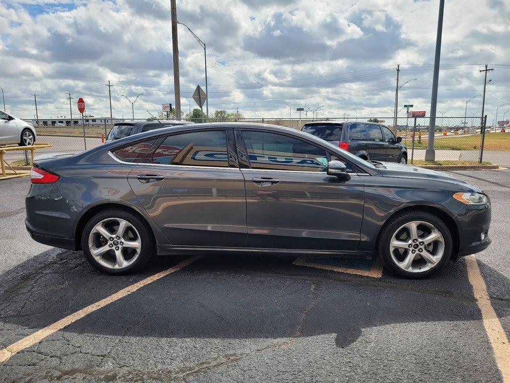 Ford Fusion 4dr Sdn SE FWD 2016