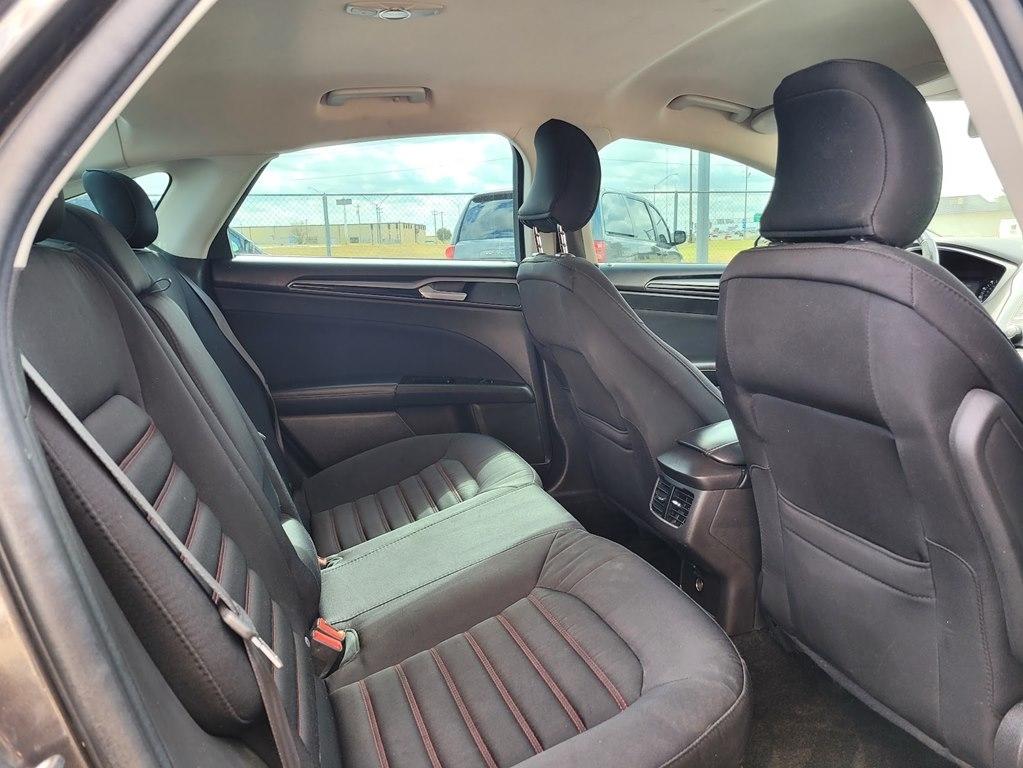 Ford Fusion 4dr Sdn SE FWD 2016